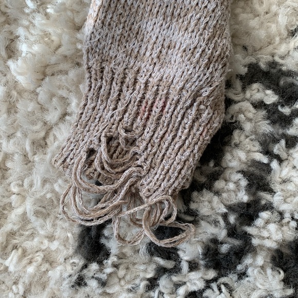 Wildfox Don’t Care Never Cared Distressed Sweater Size Small - Picture 4 of 8